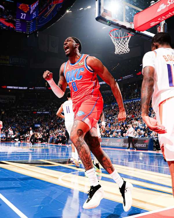 雷霆险胜太阳 杰伦-威廉姆斯复出贡献全能数据