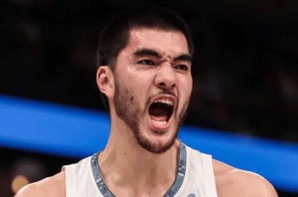 灰熊新秀伊迪持续爆发 近四场场均19+16+3帽统治禁区