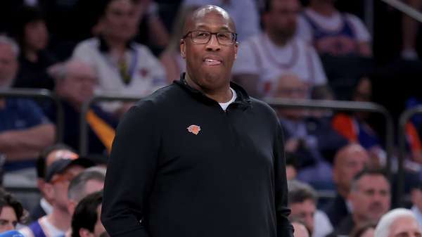 迈克·布朗从NBA教练下课潮的牺牲品逆袭为最成功案例